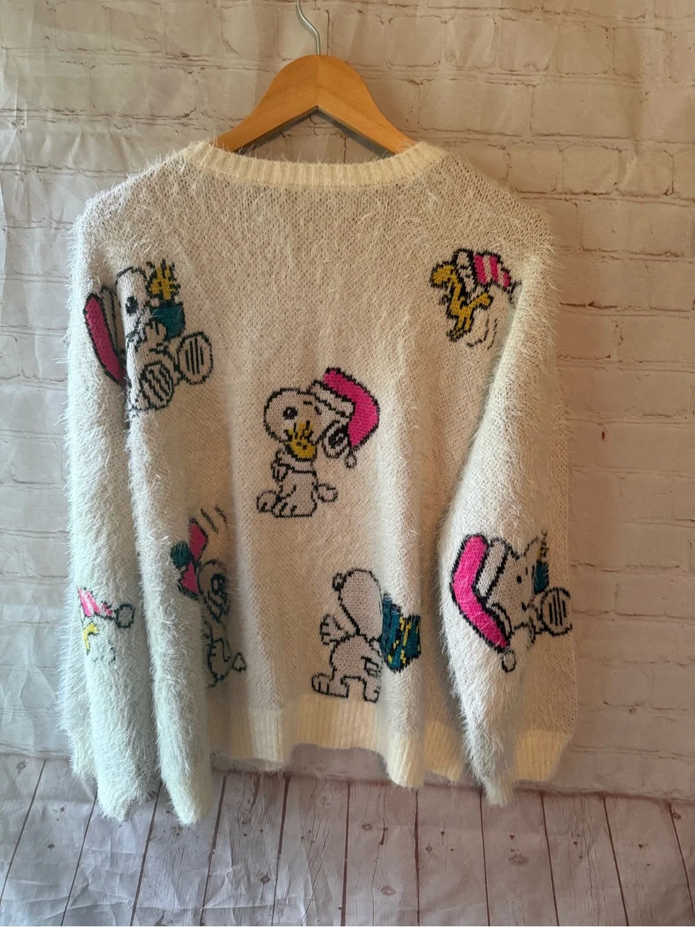 Justice Cream Fuzzy Snoopy & Woodstock Sweater Girls Size XL Plus (16P/18P)